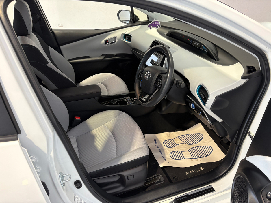 2022 Toyota Prius 1.8L Hybrid For Sale Images