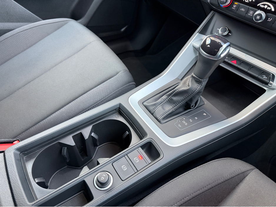 2022 Audi Q3 1.4L Petrol Plug-in Hybrid For Sale Images