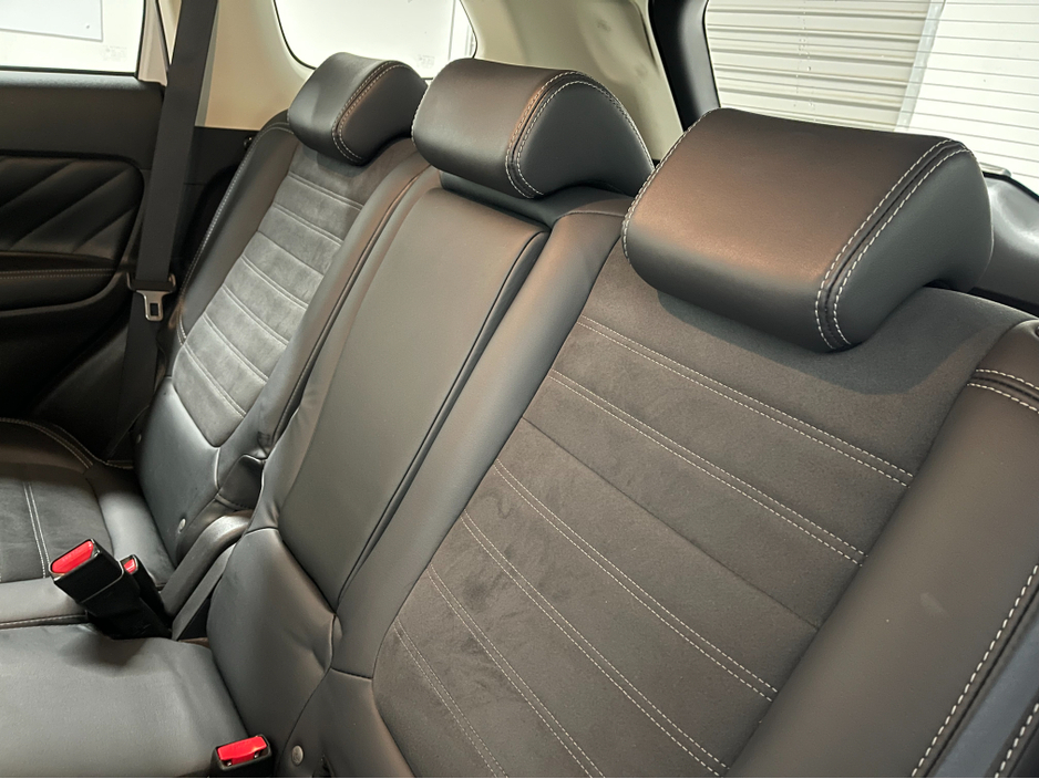 2019 Mitsubishi Outlander 2.4L Petrol Plug-in Hybrid For Sale Images