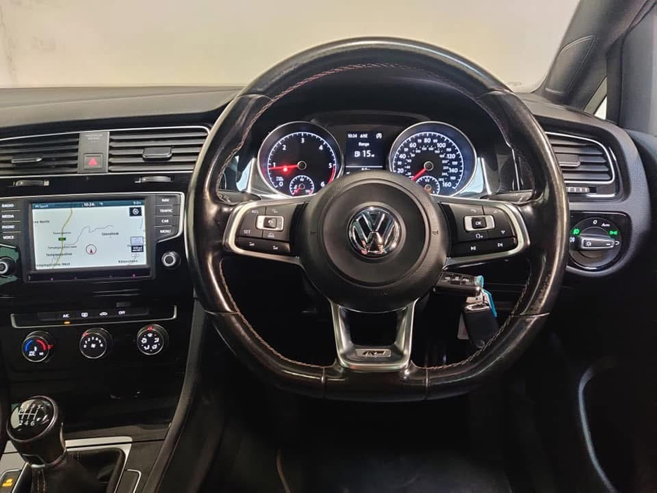 2016 Volkswagen Golf 2L Diesel For Sale Images