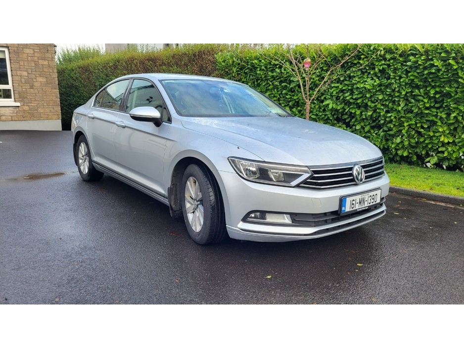 Volkswagen Passat 1.6 Trendline Saloon Diesel Manual (120bhp)