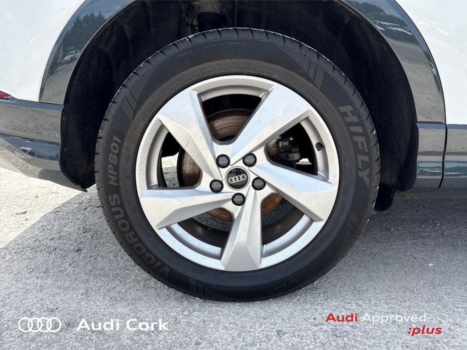 Audi Q3 2.0 35TDI SE AUTOMATIC WITH HEATED SEATS AND FOLDING MIRRORS — thumbnail 9