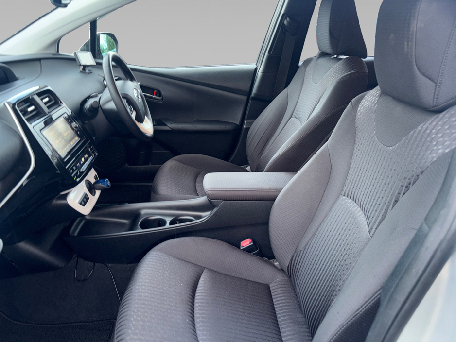Toyota Prius 1.8 Petrol Hybrid Auto — thumbnail 14