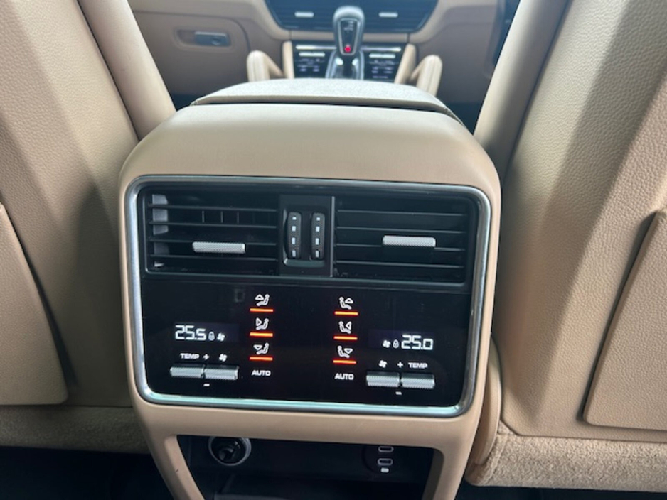 2023 Porsche Cayenne 3L Petrol Plug-in Hybrid For Sale Images