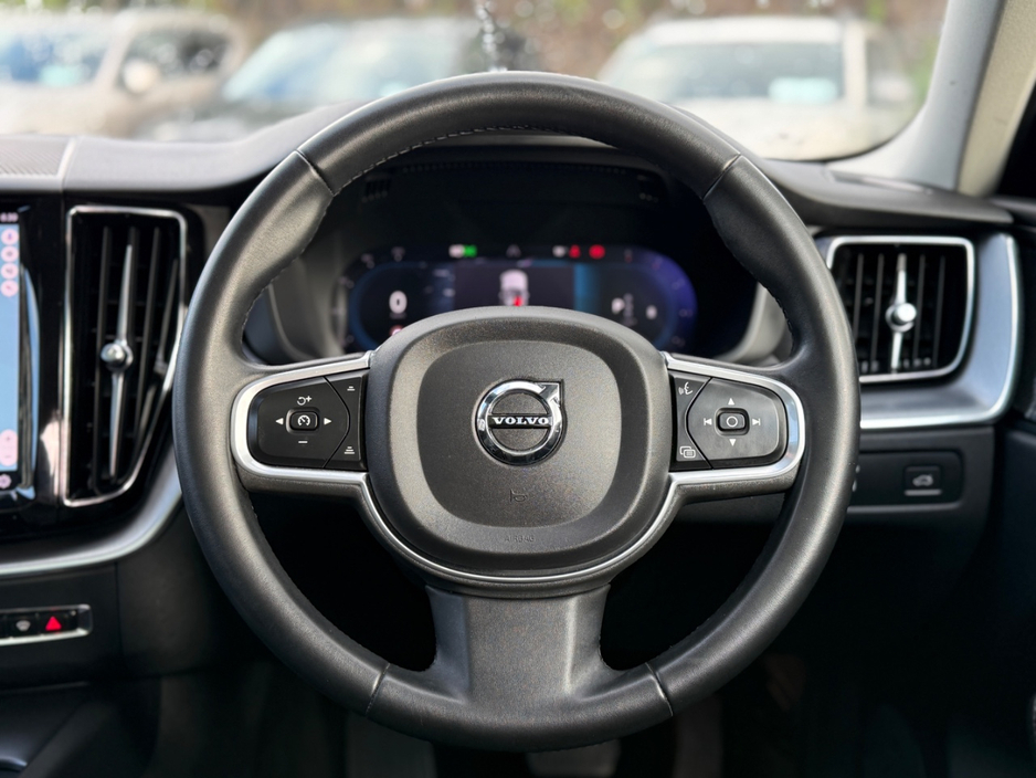 2022 Volvo XC60 2L Diesel For Sale Images