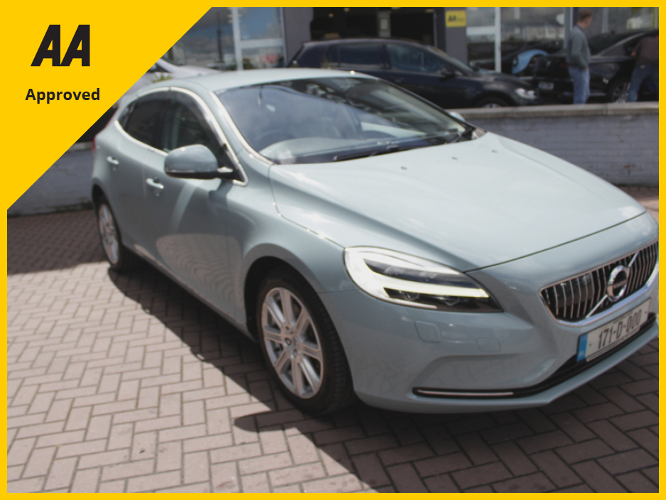 Used Volvo V40 2017 in Dublin