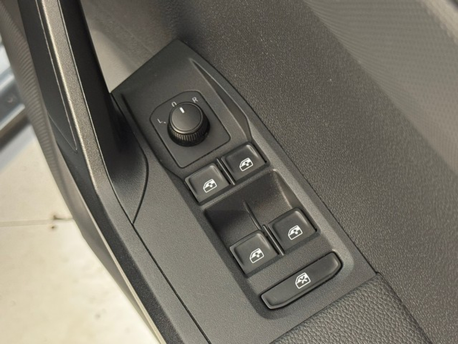 SEAT Arona 1.0 TSI 95BHP SE Manual — thumbnail 18
