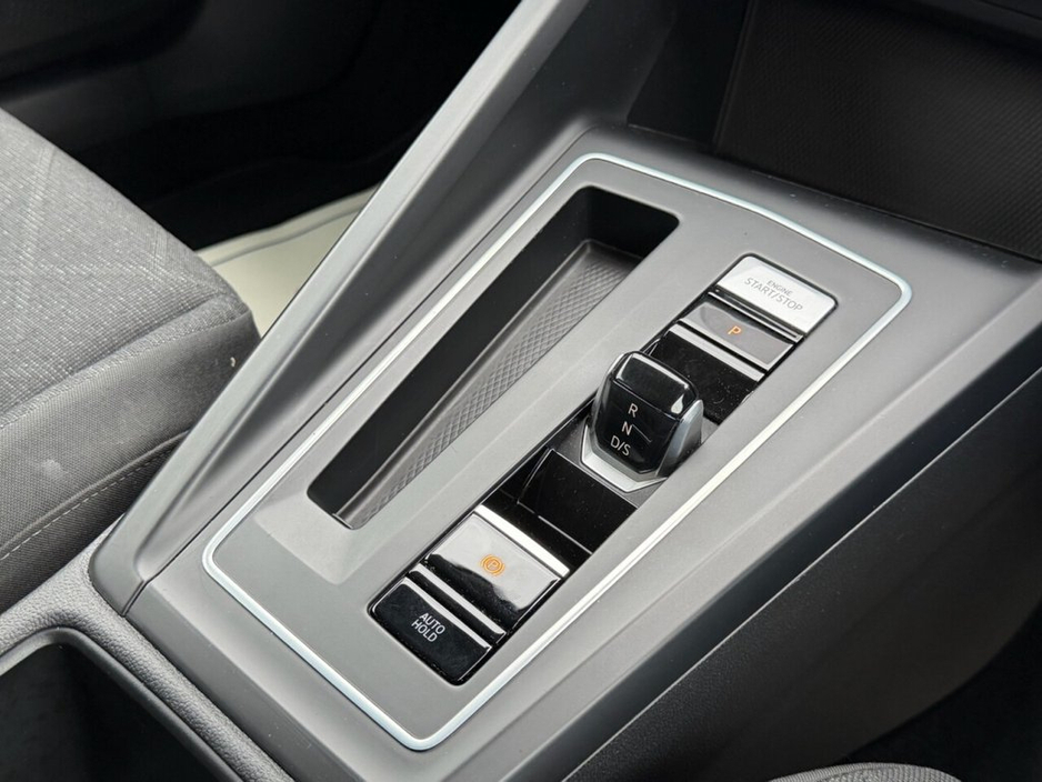 2023 Volkswagen Golf 2L Diesel For Sale Images
