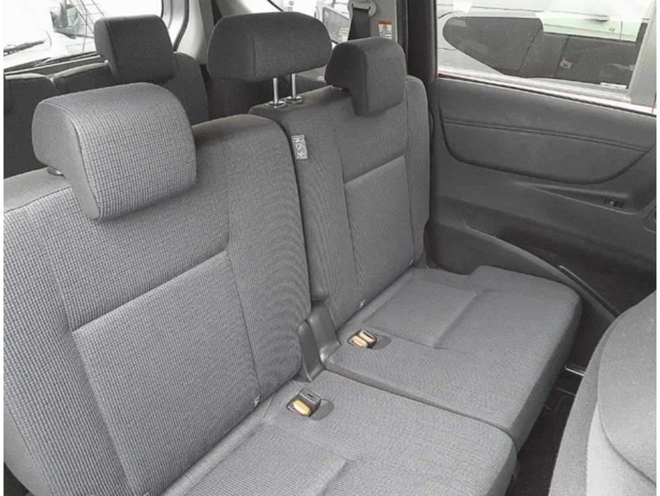 Toyota Sienta 1.5 Petrol Hybrid Auto — thumbnail 7