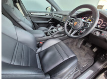 2023 Porsche Cayenne 3.0L Petrol Plug-in Hybrid For Sale Images