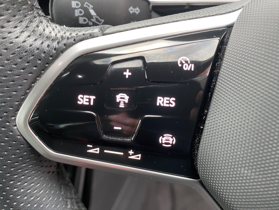 2023 Volkswagen T-Roc 2L Diesel For Sale Images