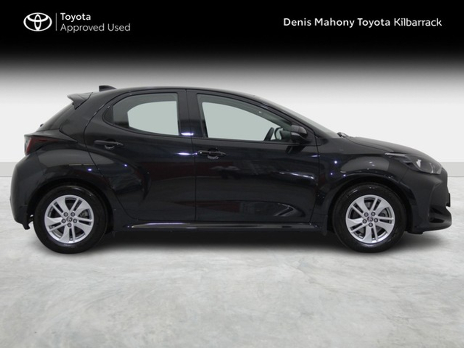 Toyota Yaris HYBRID LUNA — thumbnail 3