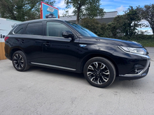 2016 Mitsubishi Outlander 2L Petrol Plug-in Hybrid For Sale Images
