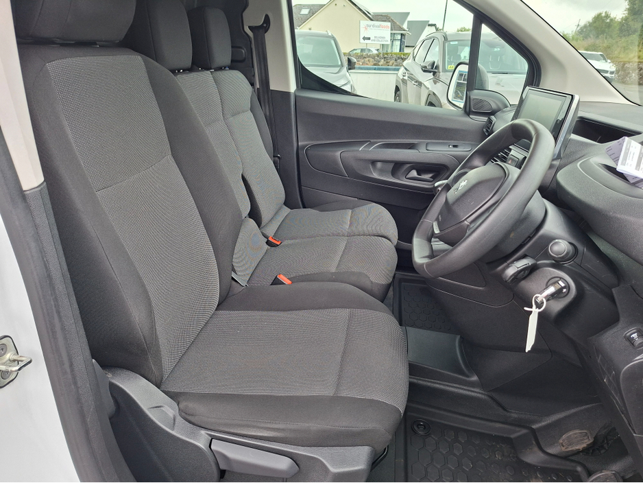 2023 Peugeot Partner 1.5L Diesel For Sale Images