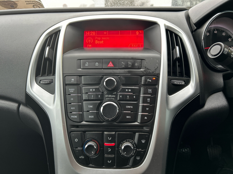 2015 Vauxhall Astra 1.4L Petrol For Sale Images