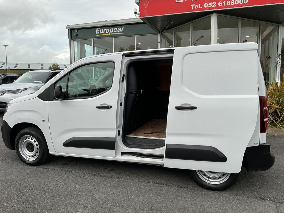 2023 Fiat Doblo 1.5L Diesel For Sale Images