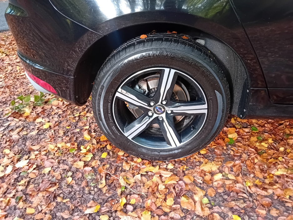 2017 Volvo XC60 2.4L Diesel For Sale Images