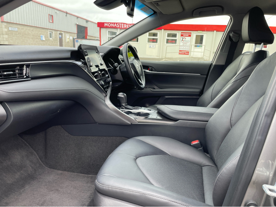 2022 Toyota Camry 2.5L Petrol Hybrid For Sale Images