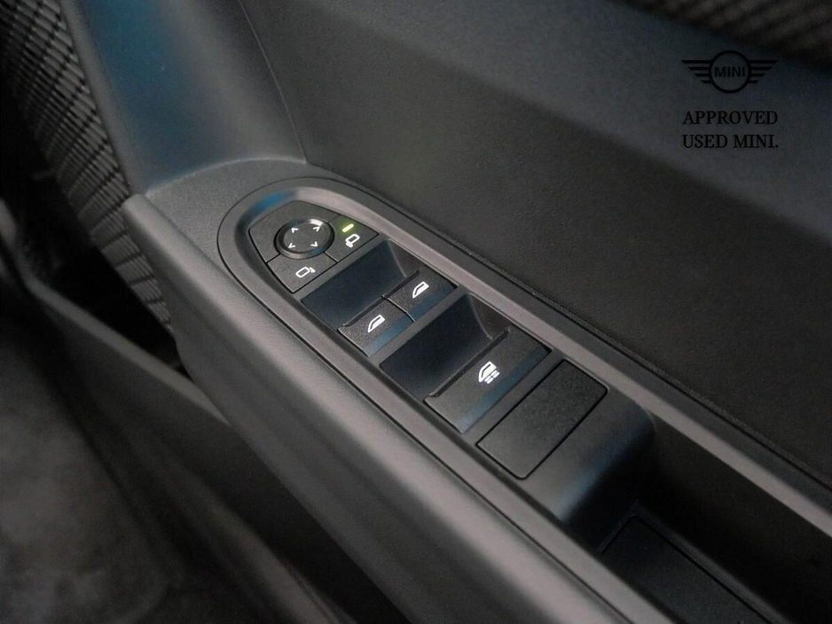 2025 MINI Hatch 2L Petrol For Sale Images