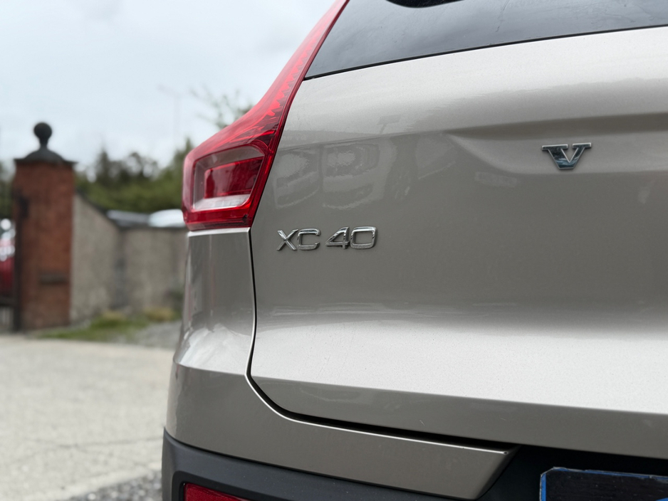 2022 Volvo XC40 1.5L Petrol Plug-in Hybrid For Sale Images