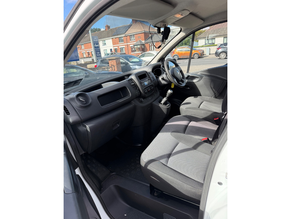 2021 Renault Trafic 2L Diesel For Sale Images