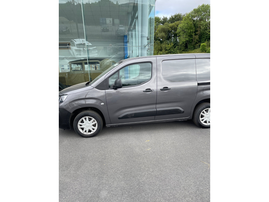 2022 Peugeot Partner 1.5L Diesel For Sale Images