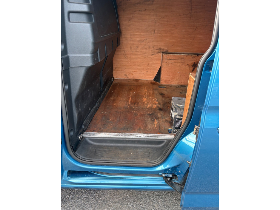 2021 Volkswagen Caddy 2L Diesel For Sale Images