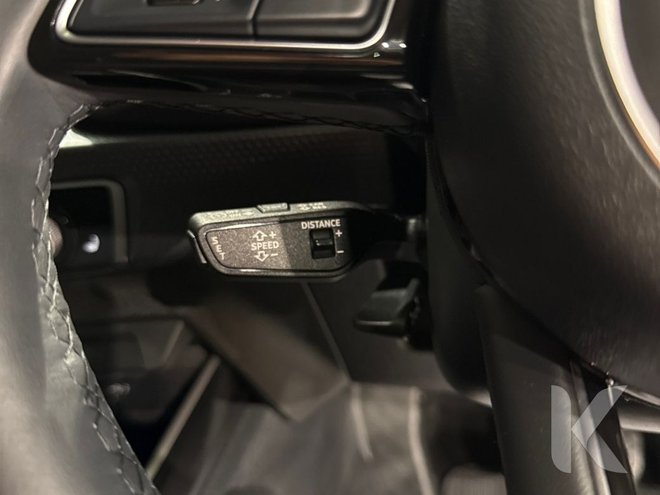 Audi A1 1.0 TFSI ADVANCED AUTOMATIC - WHITE/BLACK TWO TONE - FACTORY ALLOYS - LED HEADLIGHTS - HEATED SEATS - REAR CAMERA — thumbnail 18