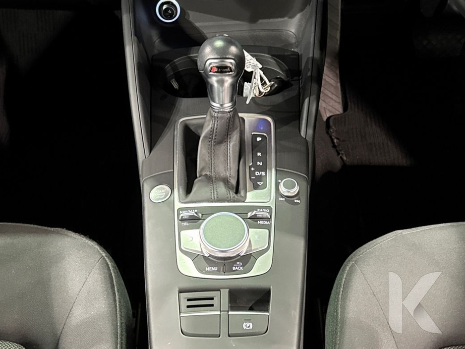 Audi A3 1.4 TFSI - FACTORY ALLOYS - CRUISE CONTROL - PUSH START/STOP BUTTON - REAR CAMERA — thumbnail 22