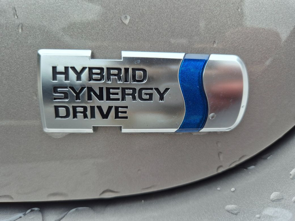 Toyota Yaris 1.5 HYBRID / X SPEC / BEST SMALL CAR ON THE ROAD / TAX €150 — thumbnail 36