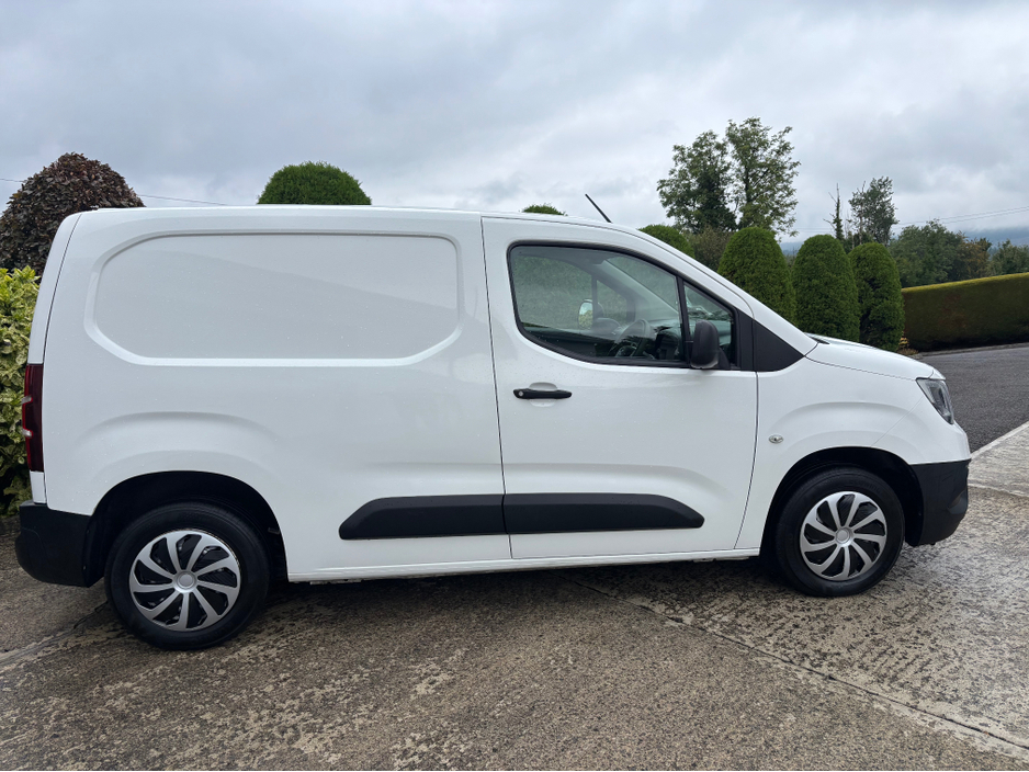 2021 Opel Combo 1.5L Diesel For Sale Images