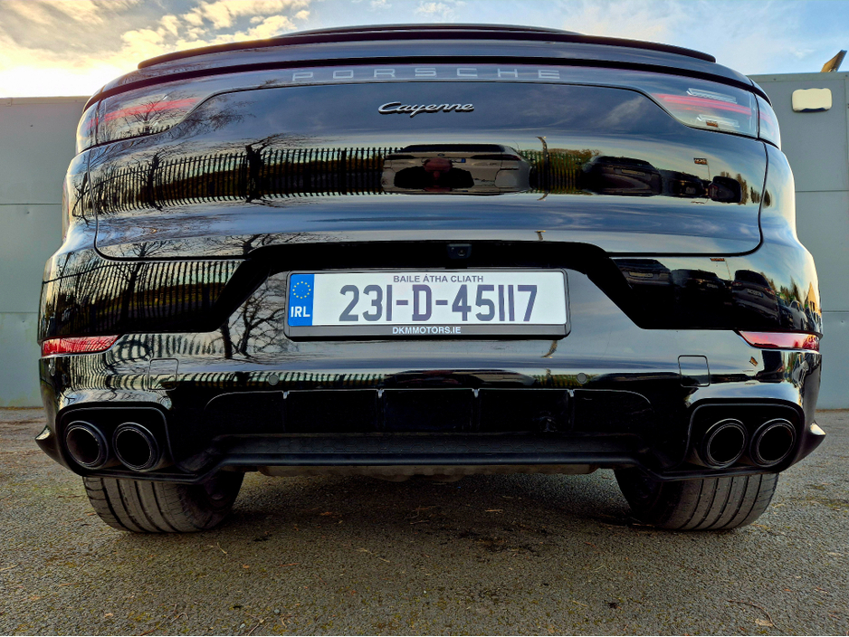 2023 Porsche Cayenne 3.0L Petrol Plug-in Hybrid For Sale Images