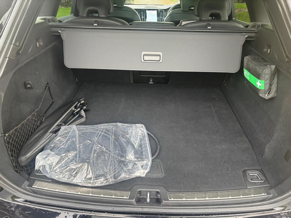 2025 Volvo XC60 2L Petrol Plug-in Hybrid For Sale Images