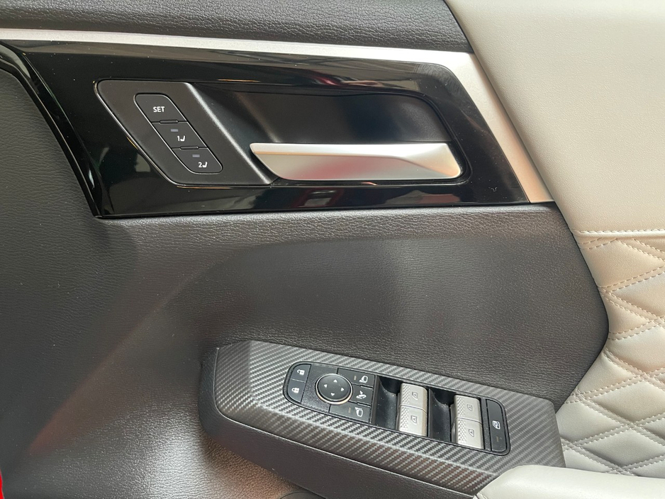 2022 Mitsubishi Outlander 2.4L Petrol Plug-in Hybrid For Sale Images