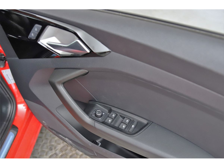 Audi A1 1.0 TFSI S-Tronic Sportback Only 1,857km Bi-Tone Roof — thumbnail 23