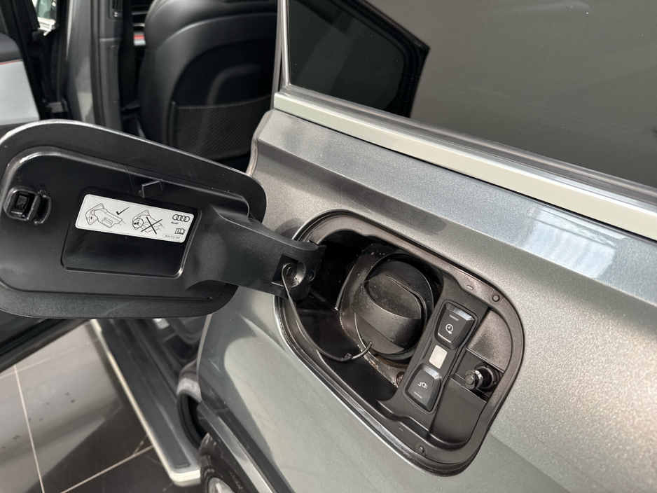 2021 Audi Q7 3L Petrol Plug-in Hybrid For Sale Images