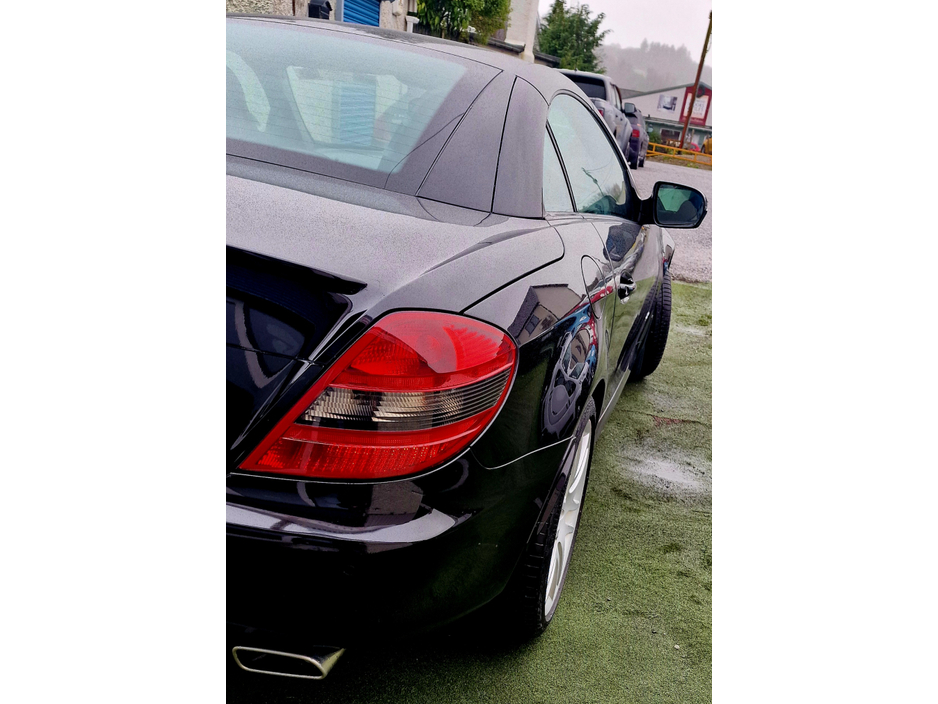 2010 Mercedes-Benz SLK Class 1.8L Petrol For Sale Images