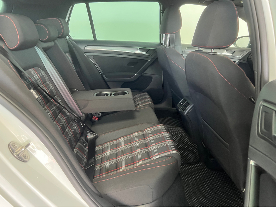 2017 Volkswagen Golf 2.0L Petrol For Sale Images