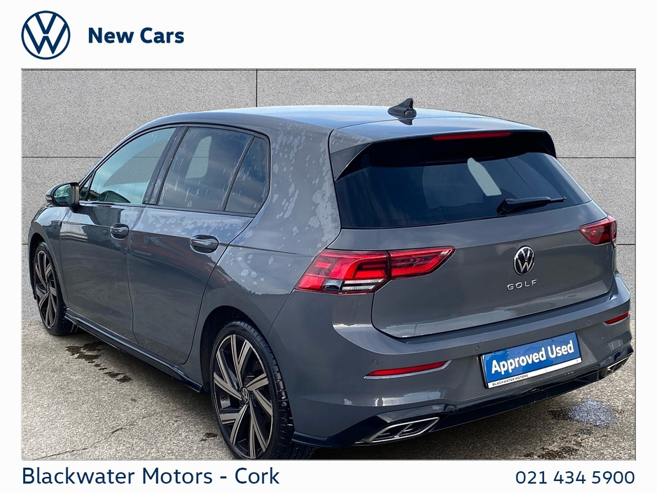 Volkswagen Golf 2.0TDI 150BHP R-LINE WITH KEYLESS LOCKING & STARTING, HIGH BEAM ASSISTANT, REAR VIEW CAMERA, DRIVER ASSISTANCE PACK, ALLOY WHEELS AND WINTER PACK — thumbnail 9