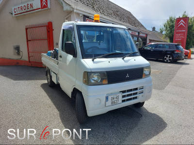  2004 Mitsubishi Minica
