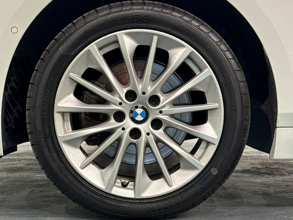 BMW 1 Series 1.5 AUTOMATIC - NEW MODEL - PLAY EDITION - FACTORY ALLOYS - REAR CAMERA - ELECTRIC SEATS — thumbnail 13