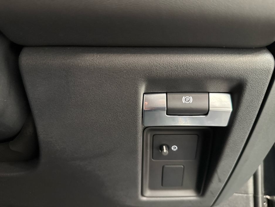 2025 Land Rover Defender 3L Diesel For Sale Images