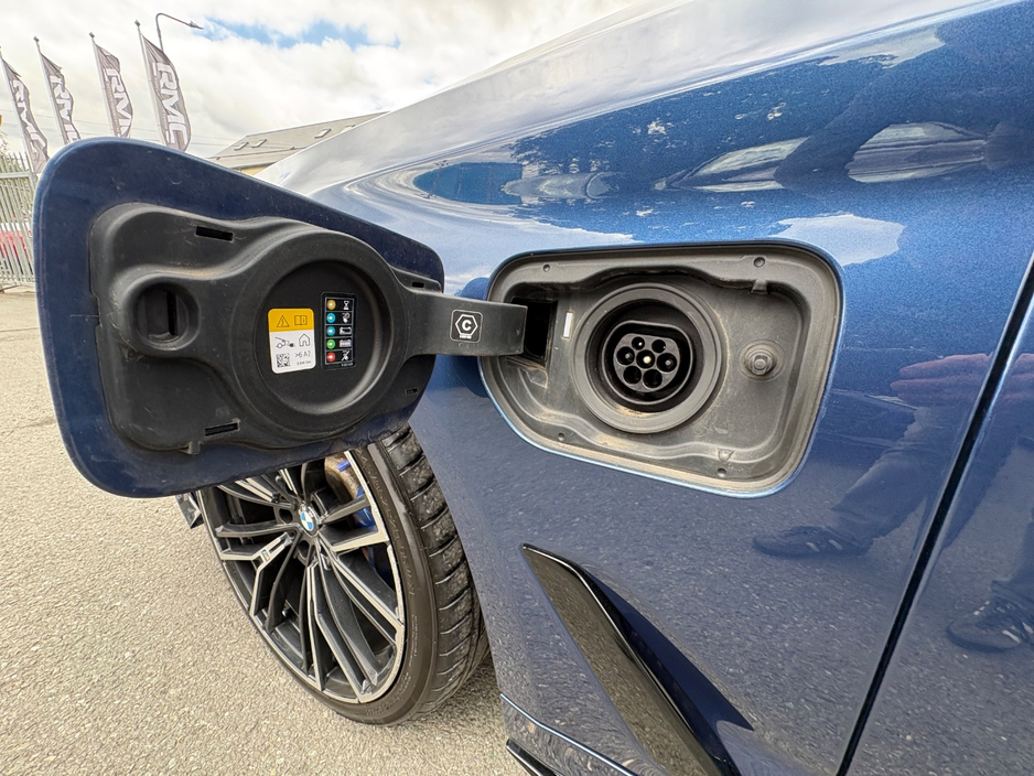 2022 BMW 5 Series 2L Petrol Plug-in Hybrid For Sale Images