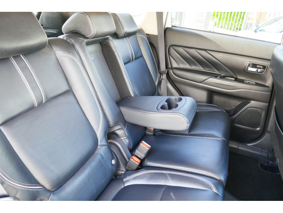 2017 Mitsubishi Outlander 2L Petrol Plug-in Hybrid For Sale Images