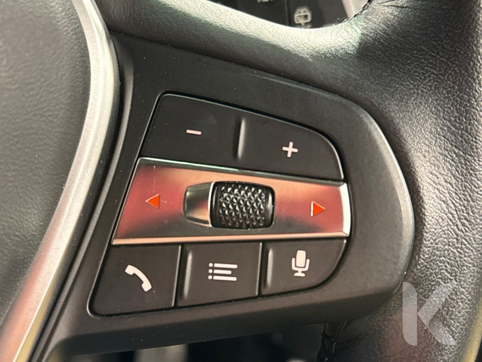 BMW 1 Series 118I 1.5 AUTOMATIC - FACTORY ALLOYS - CRUISE CONTROL - DIGITAL DASH - REAR CAMERA — thumbnail 21