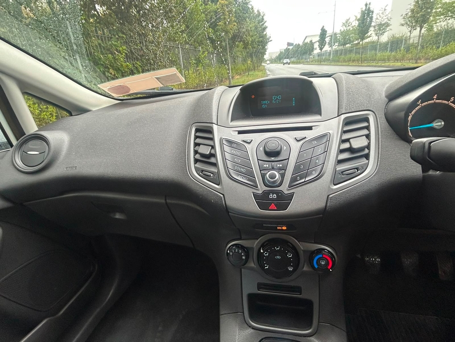 Ford Fiesta 1.25 SPORTS 3DR — thumbnail 9