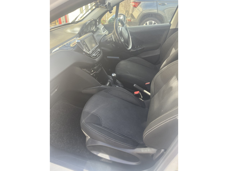 Peugeot 208 ALLURE 1.2 82 ECOMATIQUE S STT 4 — thumbnail 6