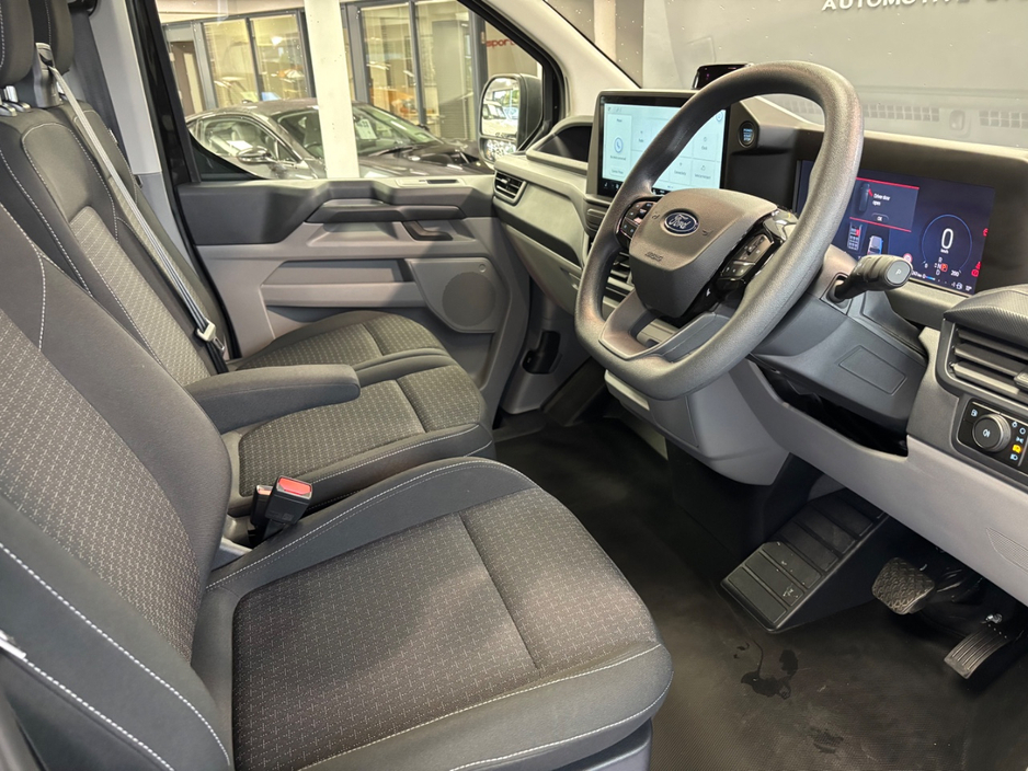 2026 Ford Transit Custom 2.5L Petrol Plug-in Hybrid For Sale Images