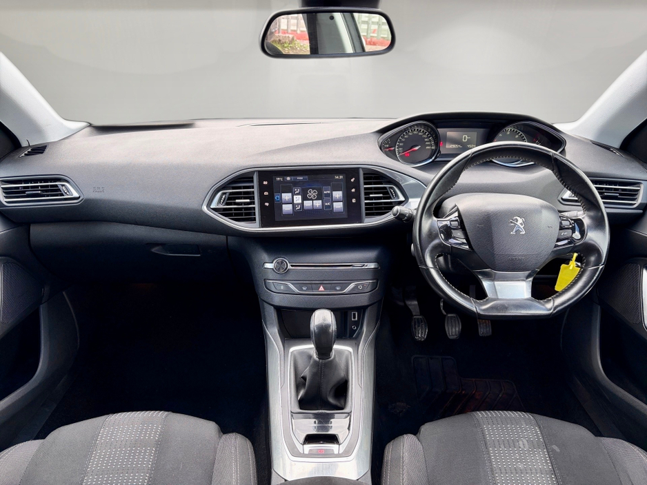 Peugeot 308 ALLURE 1.6 HDI ** TOP SPEC IRISH CAR ** — thumbnail 9