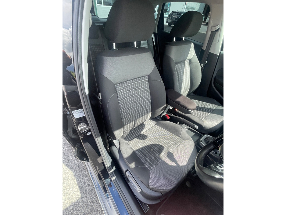 2015 Volkswagen Polo 1.2L Petrol For Sale Images
